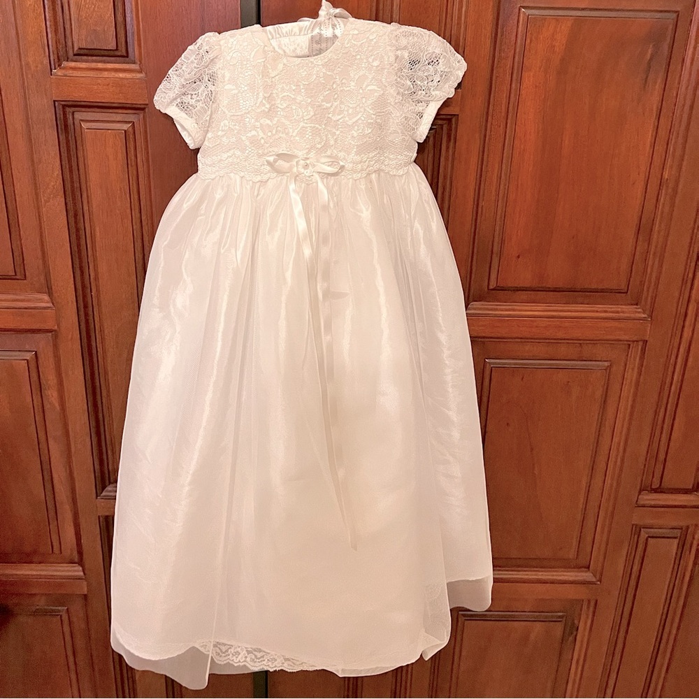 C.I. CASTRO & CO. White Lace Christening Gown & Bonnet